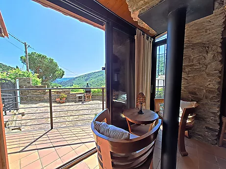 Discover this jewel in the Vall de Santa Creu with views of the Monastery of Sant Pere de Rodes and the Cap de Creus Natural Park!