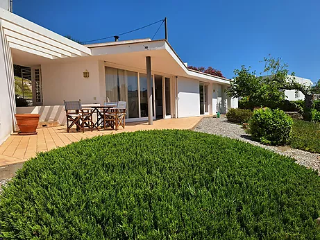 Fantastique Villa à vendre avec vue sur la mer