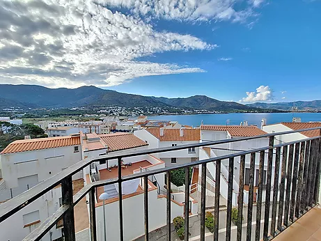 Hostel for sale in the centre of Port de la Selva