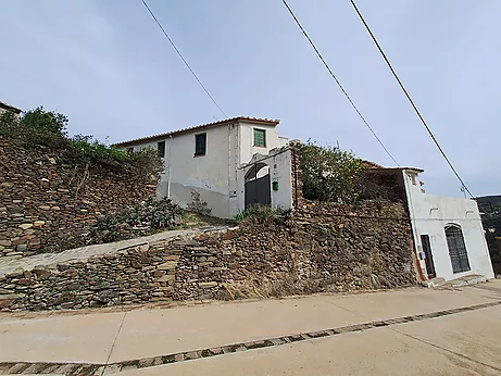 Encantadora Casa de poble a la Vall de Santa Creu en Venda